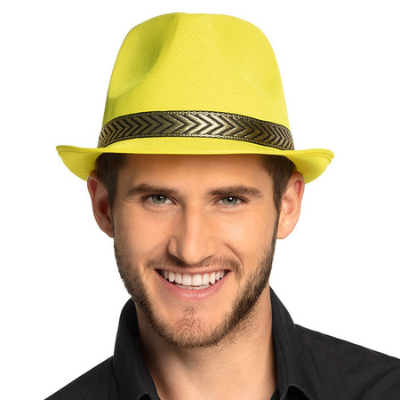 Yellow trilby carnaval hat for adults